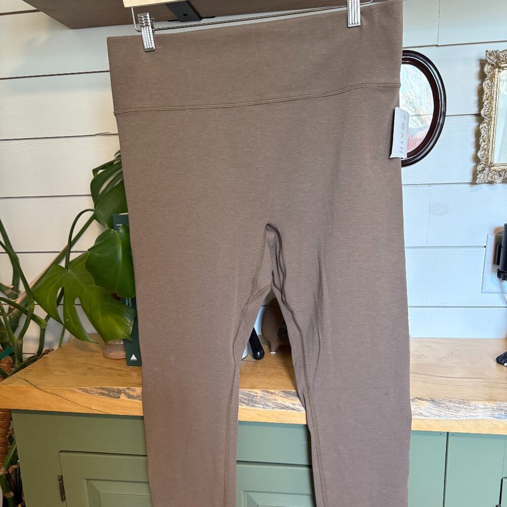 Athleta Intuition leggings in a rich cocoa brown 🤍 XL